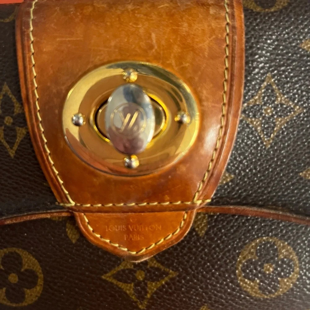 ⭐️Louis Vuitton Monogram Boetie Authentic - Great condition! - Picture 2 of 15